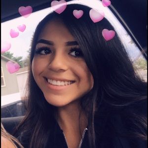 Meet your Posher, Daniela